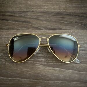 Ray-Ban Gold Frame Aviator Sunglasses